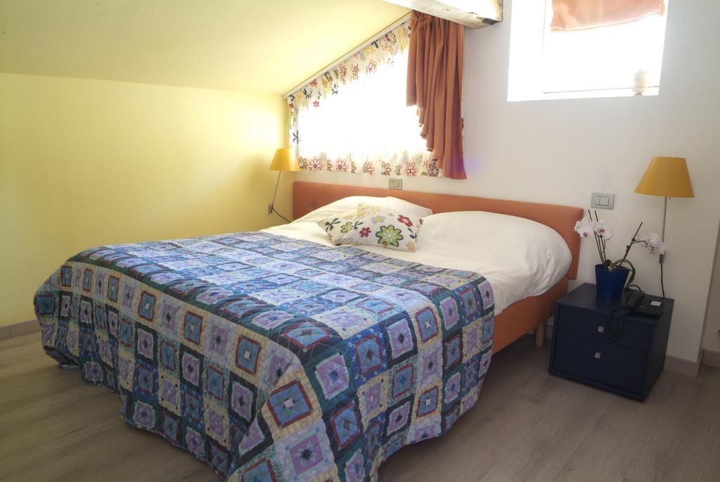 Chambres D'Hotes Nuits De Reve Roisan Exteriör bild